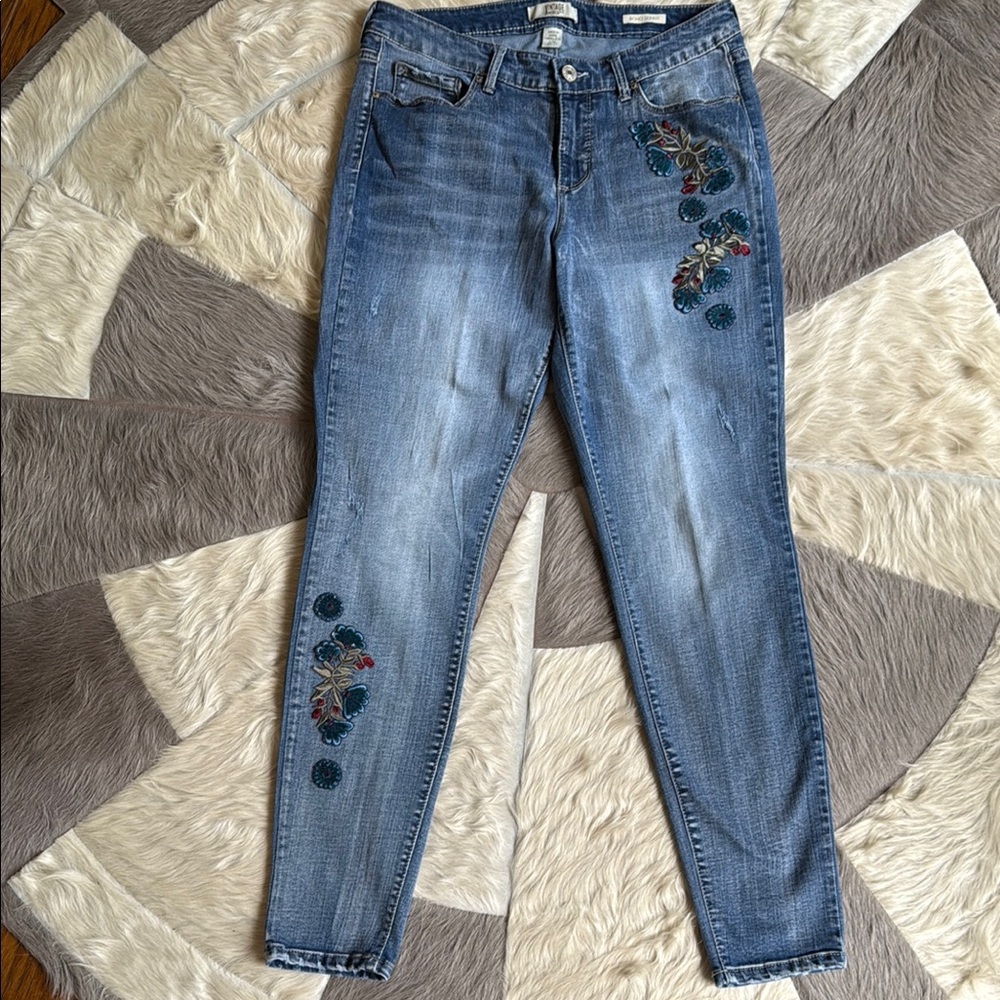 Vintage America Boho Skinny Jean w/ floral appliqué